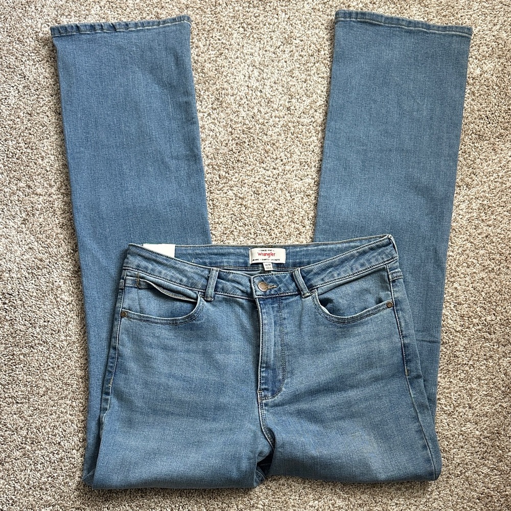 NWT Wrangler Women’s High-Rise Bootcut Jeans